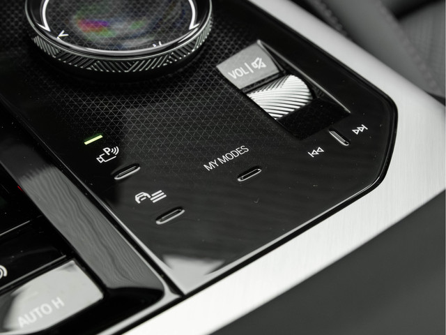 BMW X3 30e xDrive M-Sport Pro - Pano - Trekhaak - ACC - Memoryzetel