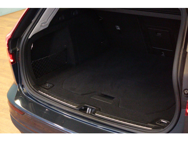 Volvo V60 2.0 B3 Core automaat | APPCONNECT | CAMERA + PDC | STUUR STOELVERW | ADAP CRUISE | TREKHAAK INKL |