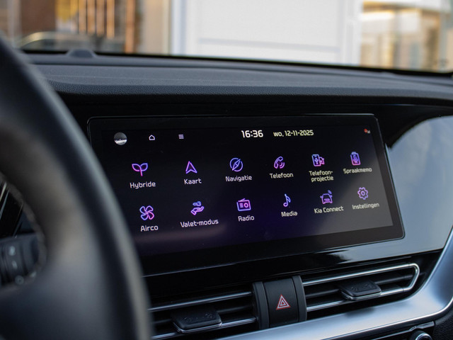 Kia Niro 1.6 GDi Hybrid Tech Edition Dynamicplusline | Stoel en stuurverwarming | Schuifkanteldak | Digitaal dashboard
