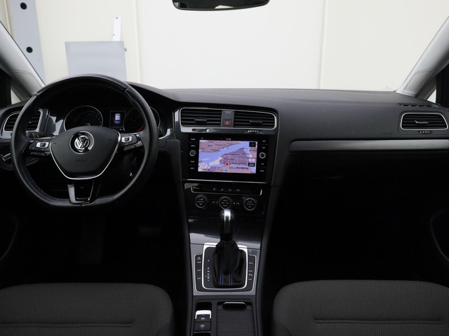Volkswagen e-Golf E-DITION 100kW 136PK · Navigatie · LED · Parkeersensoren