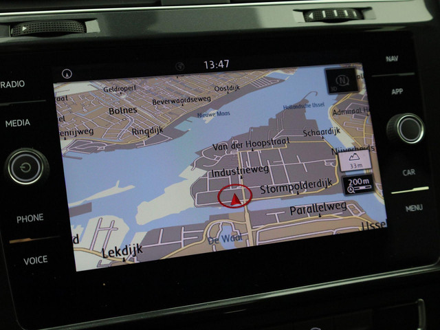 Volkswagen e-Golf E-DITION 100kW 136PK · Navigatie · LED · Parkeersensoren