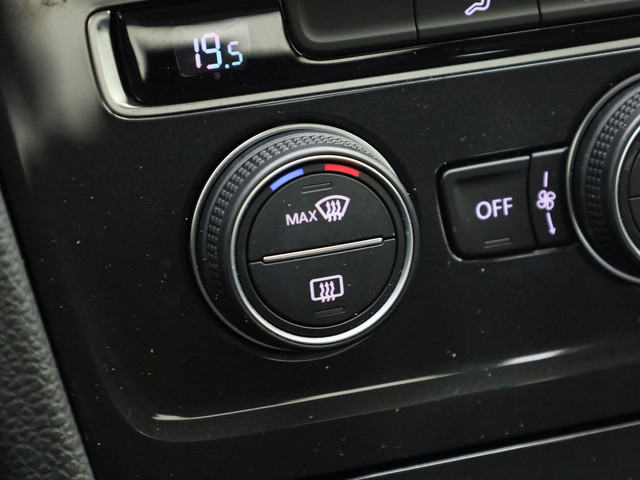 Volkswagen e-Golf E-DITION 100kW 136PK · Navigatie · LED · Parkeersensoren