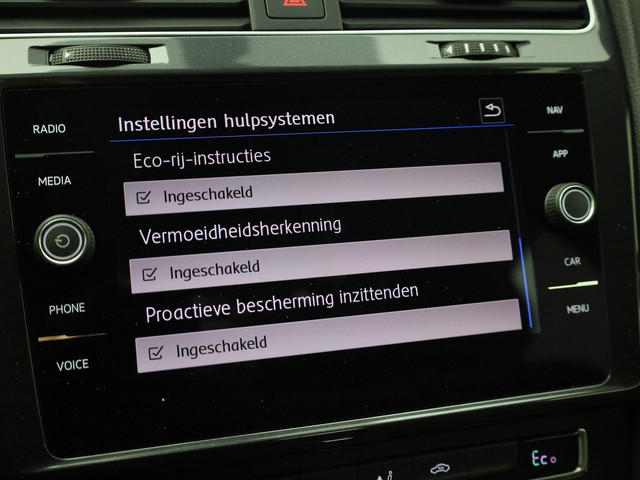 Volkswagen e-Golf E-DITION 100kW 136PK · Navigatie · LED · Parkeersensoren