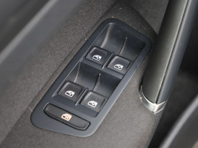 Volkswagen e-Golf E-DITION 100kW 136PK · Navigatie · LED · Parkeersensoren