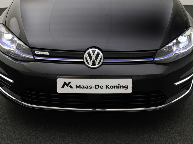 Volkswagen e-Golf E-DITION 100kW 136PK · Navigatie · LED · Parkeersensoren