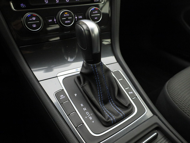 Volkswagen e-Golf E-DITION 100kW 136PK · Navigatie · LED · Parkeersensoren