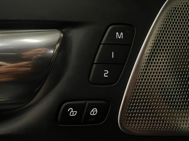 Volvo XC60 2.0 T8 Twin Engine AWD Inscription BTW B&W Masaage