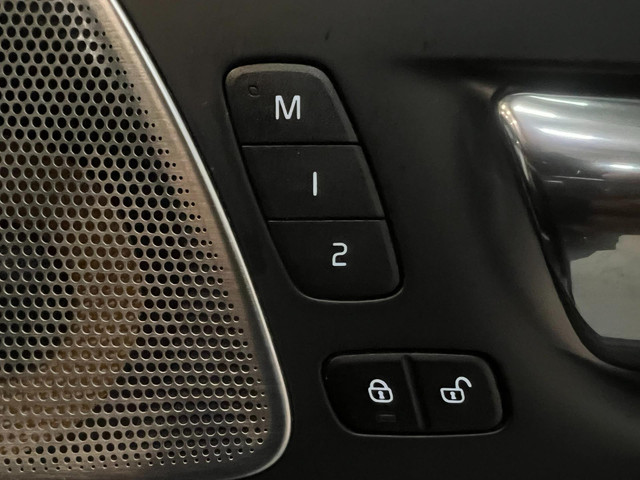 Volvo XC60 2.0 T8 Twin Engine AWD Inscription BTW B&W Masaage