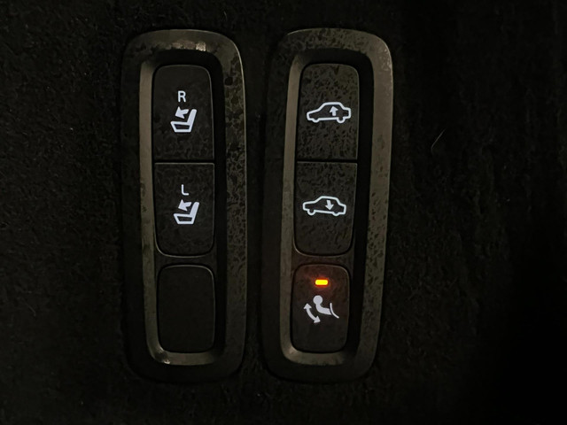 Volvo XC60 2.0 T8 Twin Engine AWD Inscription BTW B&W Masaage