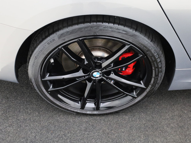 BMW 3 Serie 330e eDrive Edition M-Sport | PANO | STOELVERWARMING