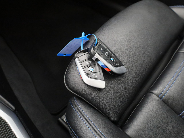 BMW 3 Serie 330e eDrive Edition M-Sport | PANO | STOELVERWARMING