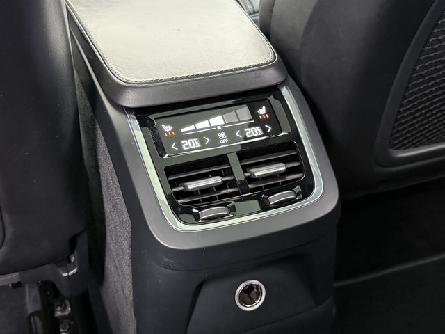 Volvo XC90 2.0 T8 Twin Engine AWD Inscription Panaramadak Trekhaak 7 persoons