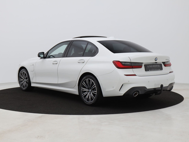 BMW 3 Serie 320e M-Sport | PANO | CAMERA | MEMORY | STOELVERWARMING | TREKHAAK