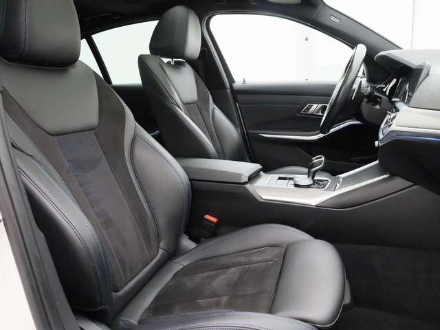 BMW 3 Serie 320e M-Sport | PANO | CAMERA | MEMORY | STOELVERWARMING | TREKHAAK