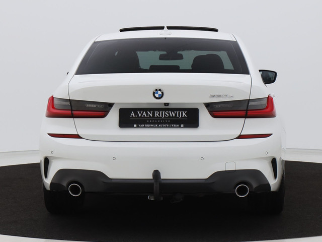 BMW 3 Serie 320e M-Sport | PANO | CAMERA | MEMORY | STOELVERWARMING | TREKHAAK