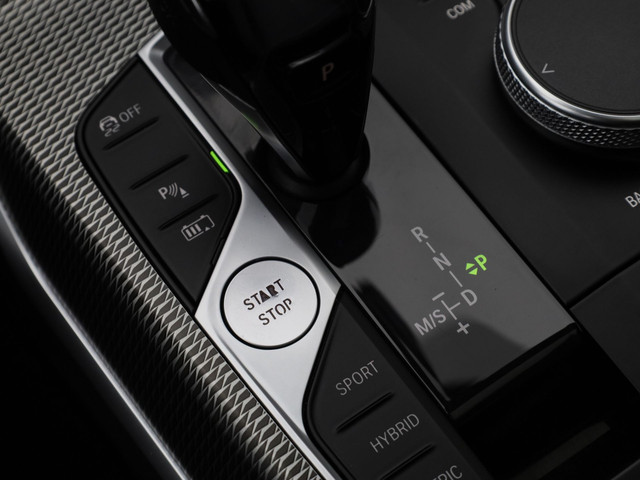 BMW 3 Serie 320e M-Sport | PANO | CAMERA | MEMORY | STOELVERWARMING | TREKHAAK