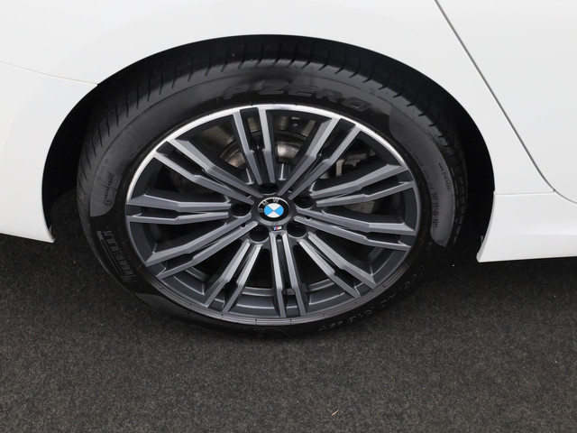 BMW 3 Serie 320e M-Sport | PANO | CAMERA | MEMORY | STOELVERWARMING | TREKHAAK