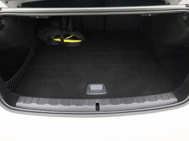 BMW 3 Serie 320e M-Sport | PANO | CAMERA | MEMORY | STOELVERWARMING | TREKHAAK