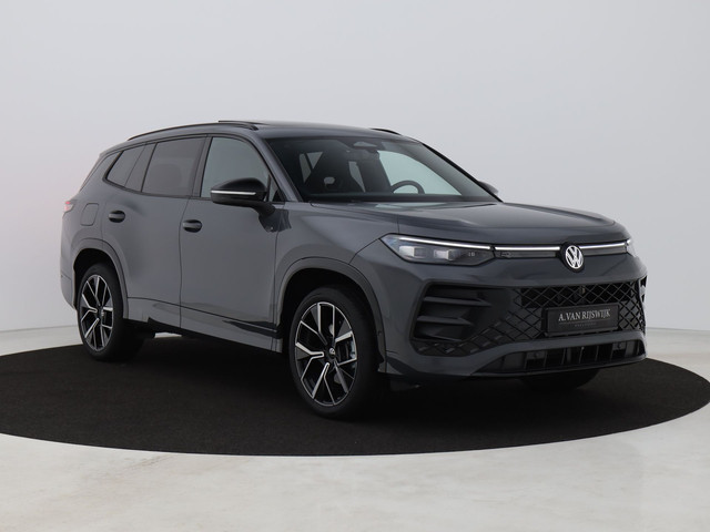 Volkswagen Tayron NEW 1.5 eHybrid R-Line Edition | PANO | CAMERA | ADAPTIVE | IQ LIGHT | KEYLESS | STOEL- EN STUURVERW. | STOELMASSAGE