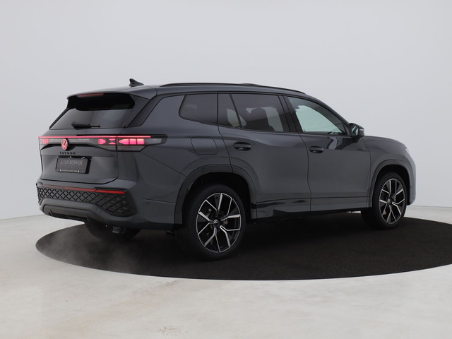 Volkswagen Tayron NEW 1.5 eHybrid R-Line Edition | PANO | CAMERA | ADAPTIVE | IQ LIGHT | KEYLESS | STOEL- EN STUURVERW. | STOELMASSAGE