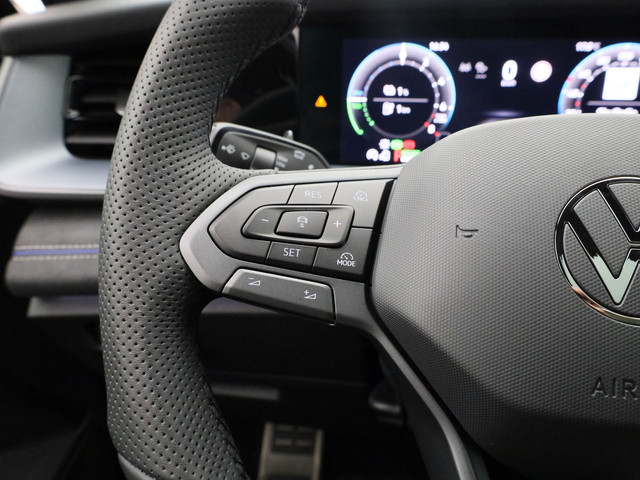 Volkswagen Tayron NEW 1.5 eHybrid R-Line Edition | PANO | CAMERA | ADAPTIVE | IQ LIGHT | KEYLESS | STOEL- EN STUURVERW. | STOELMASSAGE