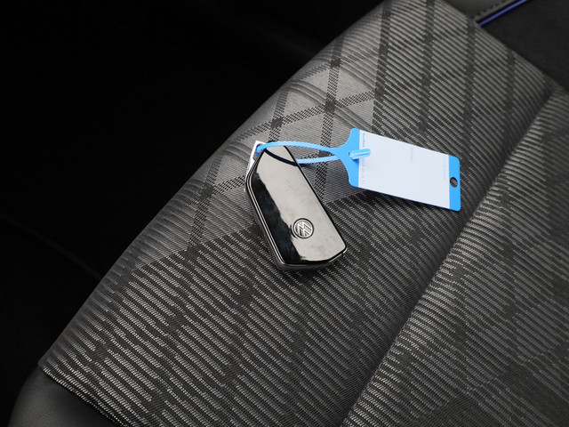 Volkswagen Tayron NEW 1.5 eHybrid R-Line Edition | PANO | CAMERA | ADAPTIVE | IQ LIGHT | KEYLESS | STOEL- EN STUURVERW. | STOELMASSAGE