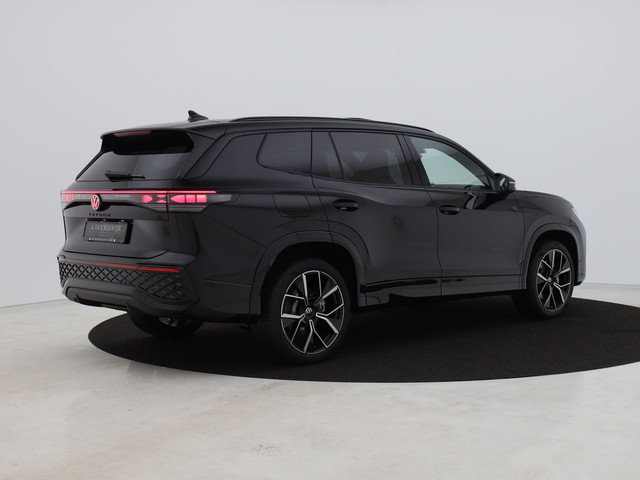 Volkswagen Tayron NEW 1.5 eHybrid R-Line Edition | PANO | CAMERA | ADAPTIVE | IQ LIGHT | KEYLESS | STOEL- EN STUURVERW. | STOELMASSAGE