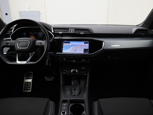 Audi Q3 45 TFSIe 180kW 245PK S Line · Stoelverwarming · Drive select · Leder stof · Apple Android Car Play ·