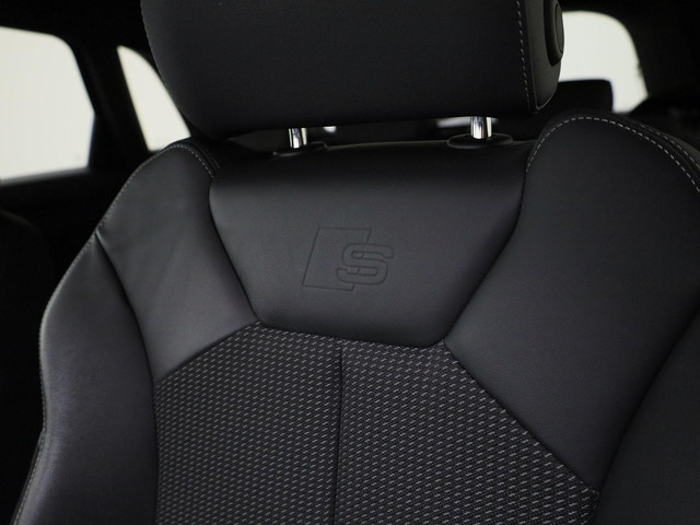 Audi Q3 45 TFSIe 180kW 245PK S Line · Stoelverwarming · Drive select · Leder stof · Apple Android Car Play ·