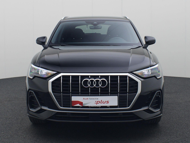 Audi Q3 45 TFSIe 180kW 245PK S Line · Stoelverwarming · Drive select · Leder stof · Apple Android Car Play ·