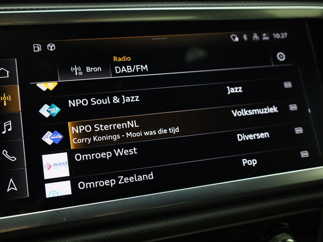 Audi Q3 45 TFSIe 180kW 245PK S Line · Stoelverwarming · Drive select · Leder stof · Apple Android Car Play ·