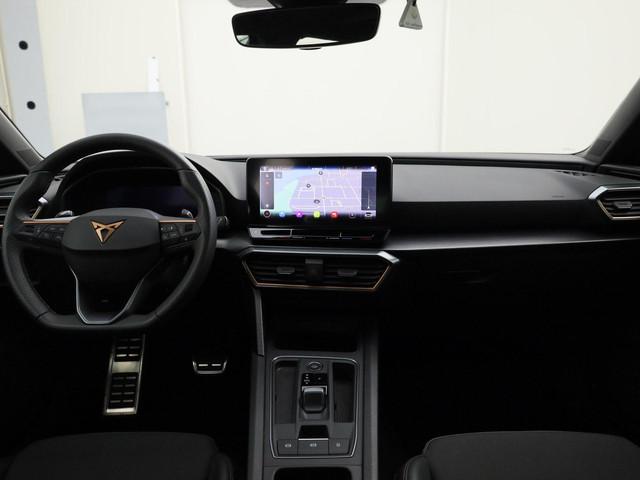 CUPRA Leon 1.4e-Hybrid 150kW 204PK DSG · Panoramadak · Apple Android Car Play · Camera + Parkeersensoren