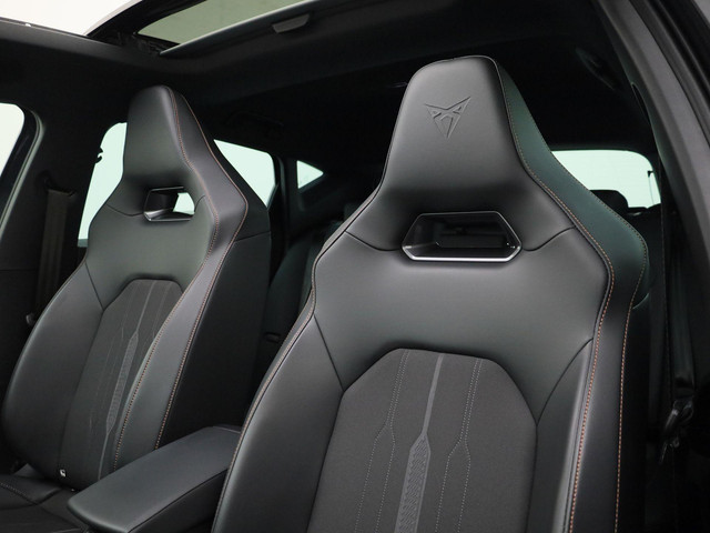 CUPRA Leon 1.4e-Hybrid 150kW 204PK DSG · Panoramadak · Apple Android Car Play · Camera + Parkeersensoren