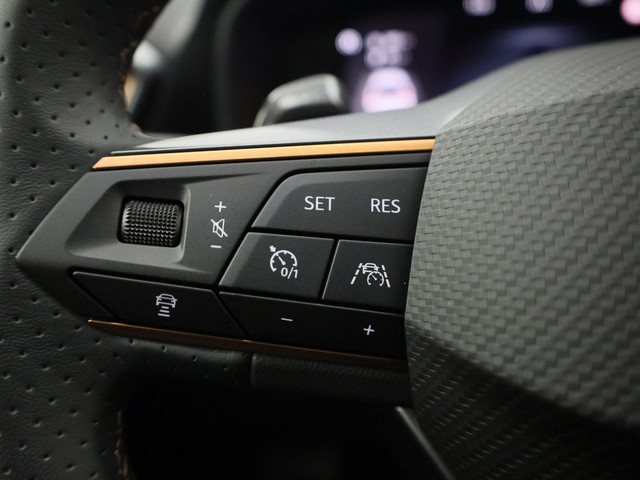 CUPRA Leon 1.4e-Hybrid 150kW 204PK DSG · Panoramadak · Apple Android Car Play · Camera + Parkeersensoren