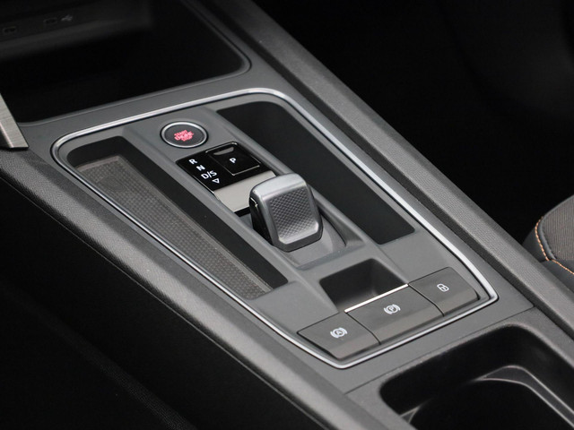 CUPRA Leon 1.4e-Hybrid 150kW 204PK DSG · Panoramadak · Apple Android Car Play · Camera + Parkeersensoren