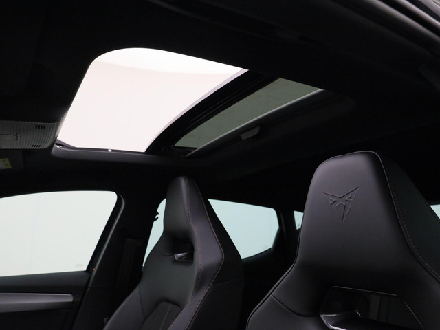 CUPRA Leon 1.4e-Hybrid 150kW 204PK DSG · Panoramadak · Apple Android Car Play · Camera + Parkeersensoren