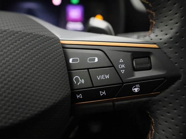 CUPRA Leon 1.4e-Hybrid 150kW 204PK DSG · Panoramadak · Apple Android Car Play · Camera + Parkeersensoren