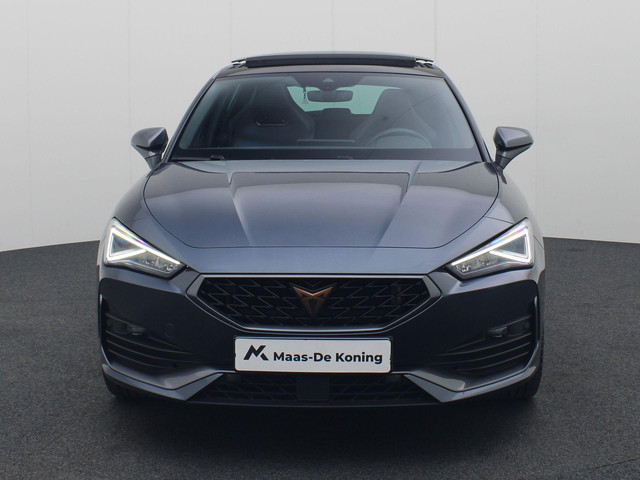 CUPRA Leon 1.4e-Hybrid 150kW 204PK DSG · Panoramadak · Apple Android Car Play · Camera + Parkeersensoren