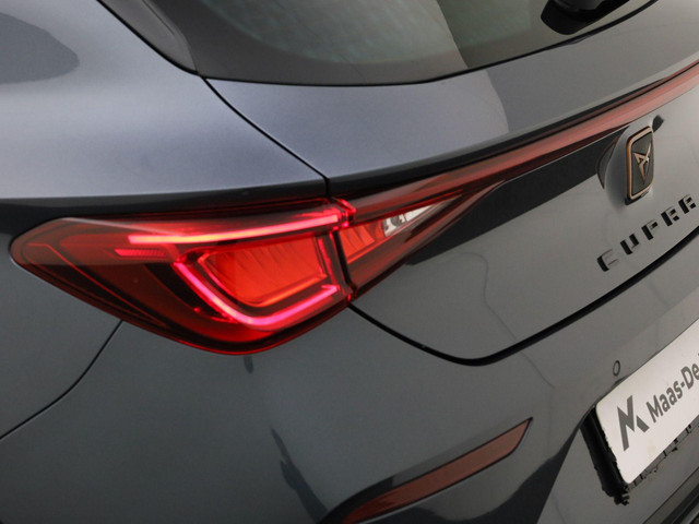CUPRA Leon 1.4e-Hybrid 150kW 204PK DSG · Panoramadak · Apple Android Car Play · Camera + Parkeersensoren