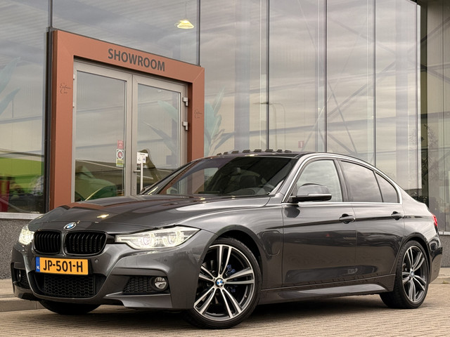 BMW 3 Serie 330e M-Sport | Head-Up | Cruise | Stoelverwarming | 360 | Leder | Schuif Kantel | Harman Kardon |