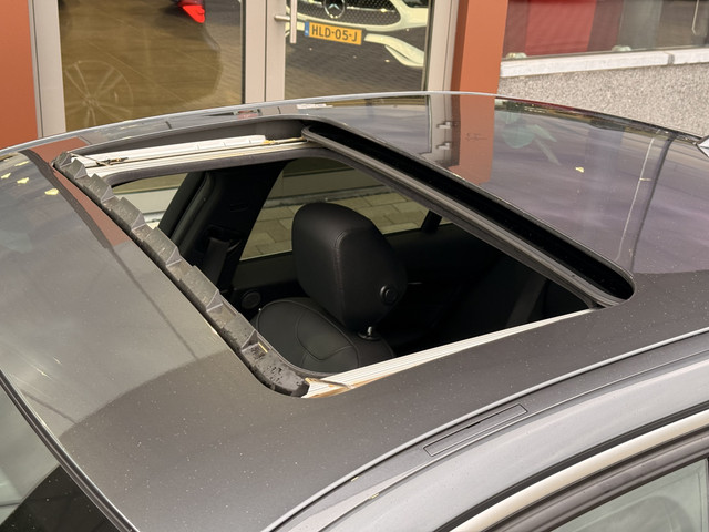 BMW 3 Serie 330e M-Sport | Head-Up | Cruise | Stoelverwarming | 360 | Leder | Schuif Kantel | Harman Kardon |