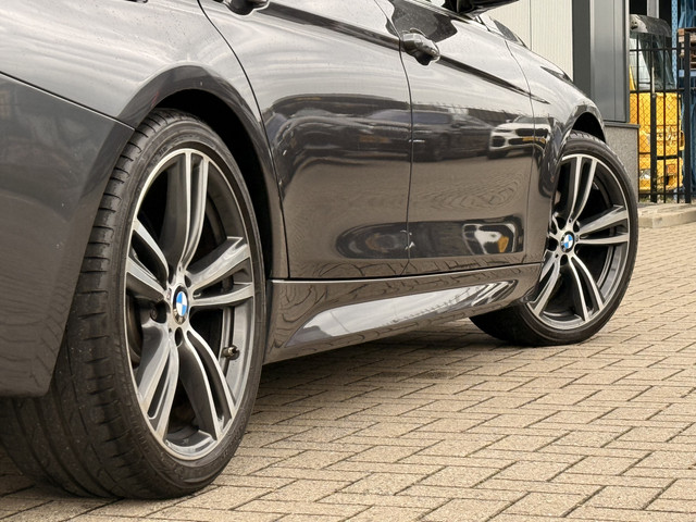 BMW 3 Serie 330e M-Sport | Head-Up | Cruise | Stoelverwarming | 360 | Leder | Schuif Kantel | Harman Kardon |