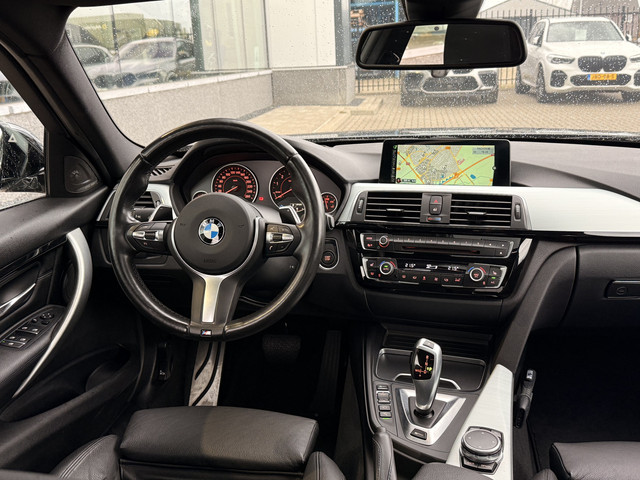 BMW 3 Serie 330e M-Sport | Head-Up | Cruise | Stoelverwarming | 360 | Leder | Schuif Kantel | Harman Kardon |