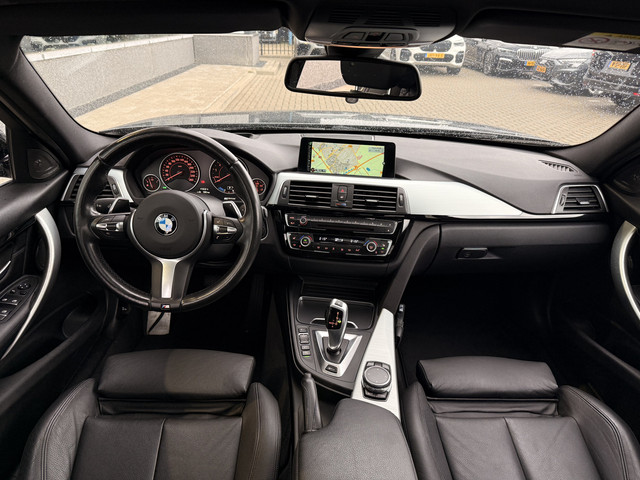 BMW 3 Serie 330e M-Sport | Head-Up | Cruise | Stoelverwarming | 360 | Leder | Schuif Kantel | Harman Kardon |