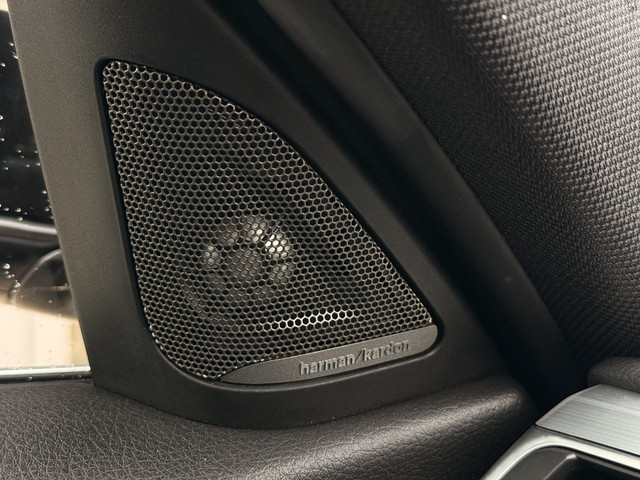 BMW 3 Serie 330e M-Sport | Head-Up | Cruise | Stoelverwarming | 360 | Leder | Schuif Kantel | Harman Kardon |