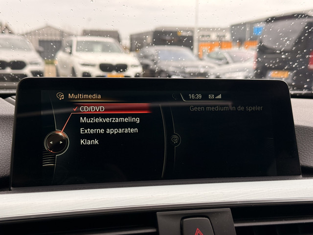 BMW 3 Serie 330e M-Sport | Head-Up | Cruise | Stoelverwarming | 360 | Leder | Schuif Kantel | Harman Kardon |