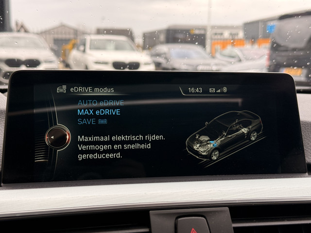 BMW 3 Serie 330e M-Sport | Head-Up | Cruise | Stoelverwarming | 360 | Leder | Schuif Kantel | Harman Kardon |