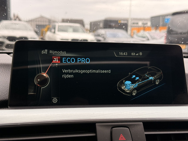 BMW 3 Serie 330e M-Sport | Head-Up | Cruise | Stoelverwarming | 360 | Leder | Schuif Kantel | Harman Kardon |