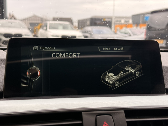 BMW 3 Serie 330e M-Sport | Head-Up | Cruise | Stoelverwarming | 360 | Leder | Schuif Kantel | Harman Kardon |