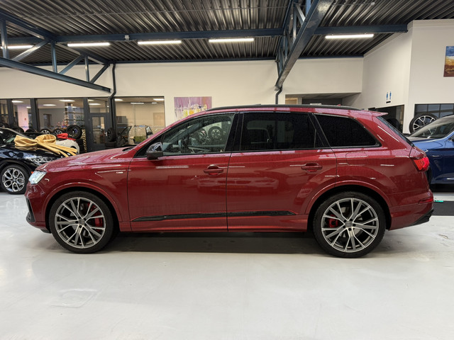 Audi Q7 60 TFSI e quattro Competition Laser Licht Trekhaak 22 Inch Panoramadak Audi S Sportstoelen Stoelventilatie Stoelmassage ACC Vol!